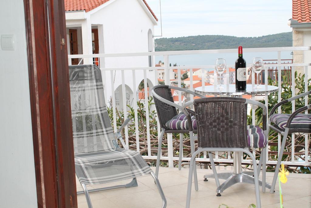 Apartment Mia - Spacious Apartment On 85 M2 With Beautiful Sea View Trogir Rum bild