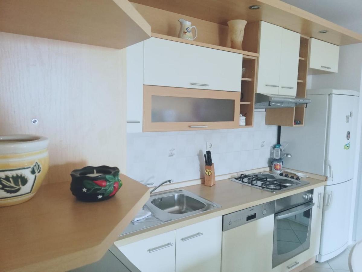 Apartment Mia - Spacious Apartment On 85 M2 With Beautiful Sea View Trogir Exteriör bild