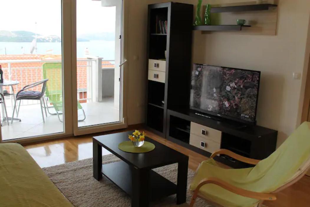Apartment Mia - Spacious Apartment On 85 M2 With Beautiful Sea View Trogir Exteriör bild