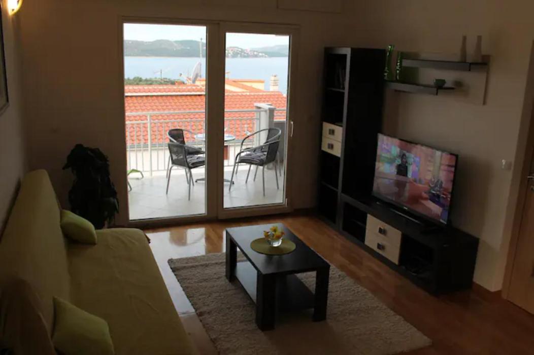 Apartment Mia - Spacious Apartment On 85 M2 With Beautiful Sea View Trogir Exteriör bild