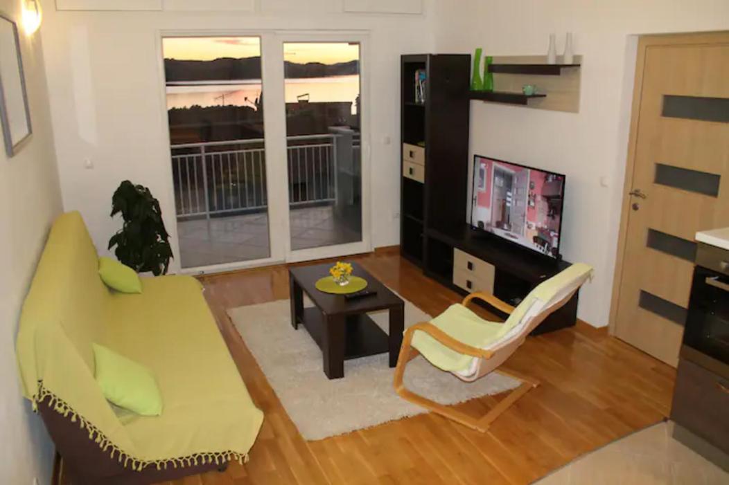 Apartment Mia - Spacious Apartment On 85 M2 With Beautiful Sea View Trogir Exteriör bild