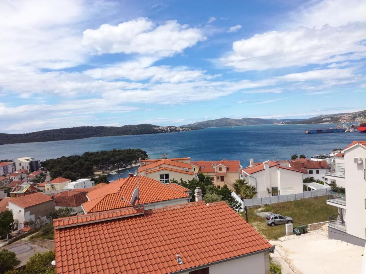 Apartment Mia - Spacious Apartment On 85 M2 With Beautiful Sea View Trogir Exteriör bild