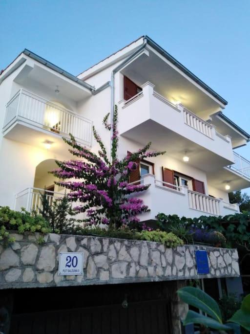 Apartment Mia - Spacious Apartment On 85 M2 With Beautiful Sea View Trogir Exteriör bild