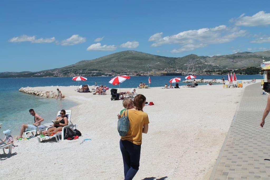 Apartment Mia - Spacious Apartment On 85 M2 With Beautiful Sea View Trogir Exteriör bild
