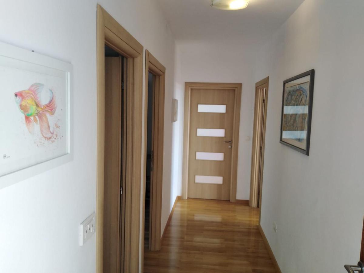 Apartment Mia - Spacious Apartment On 85 M2 With Beautiful Sea View Trogir Exteriör bild