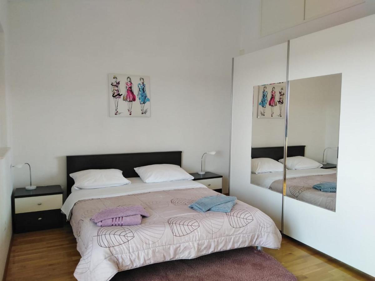 Apartment Mia - Spacious Apartment On 85 M2 With Beautiful Sea View Trogir Exteriör bild