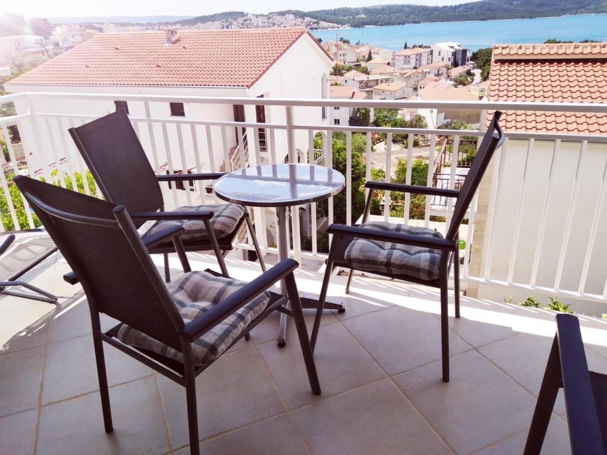 Apartment Mia - Spacious Apartment On 85 M2 With Beautiful Sea View Trogir Exteriör bild