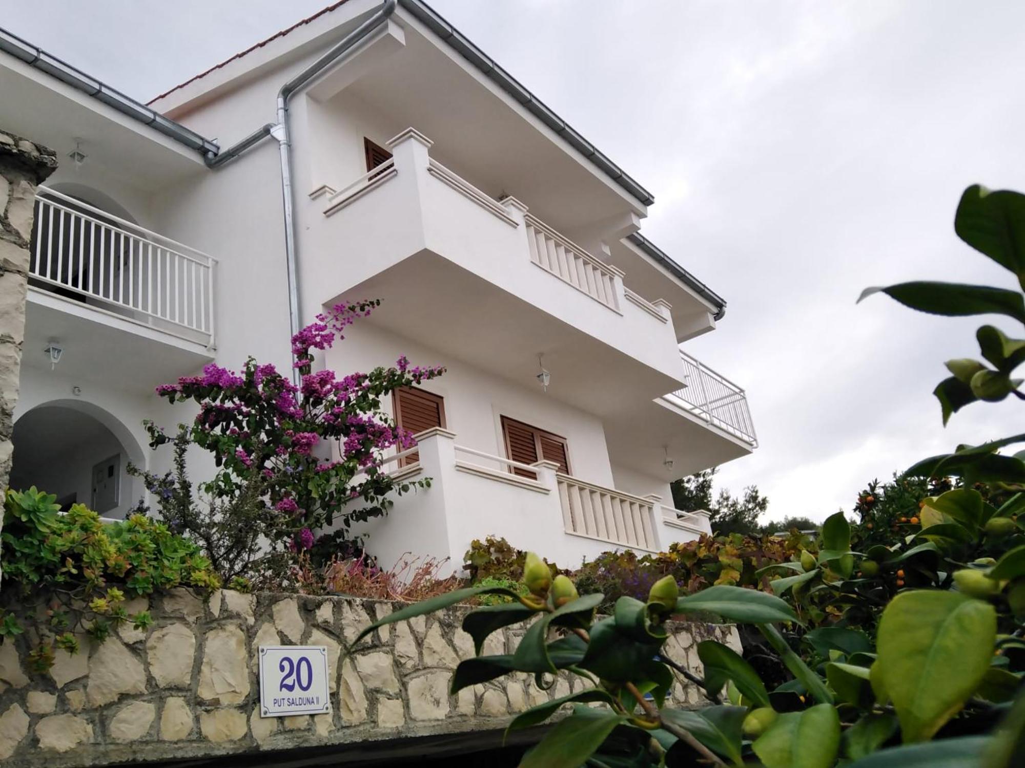 Apartment Mia - Spacious Apartment On 85 M2 With Beautiful Sea View Trogir Exteriör bild