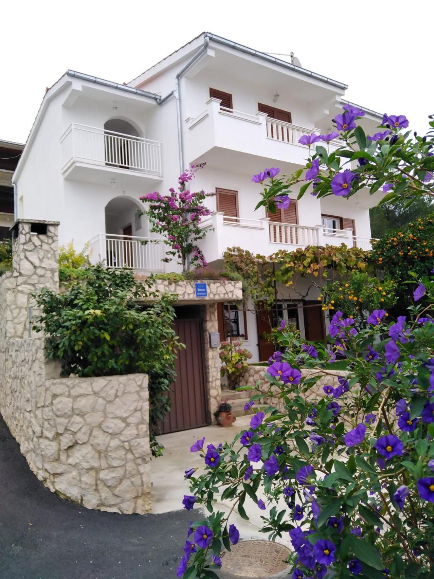 Apartment Mia - Spacious Apartment On 85 M2 With Beautiful Sea View Trogir Exteriör bild
