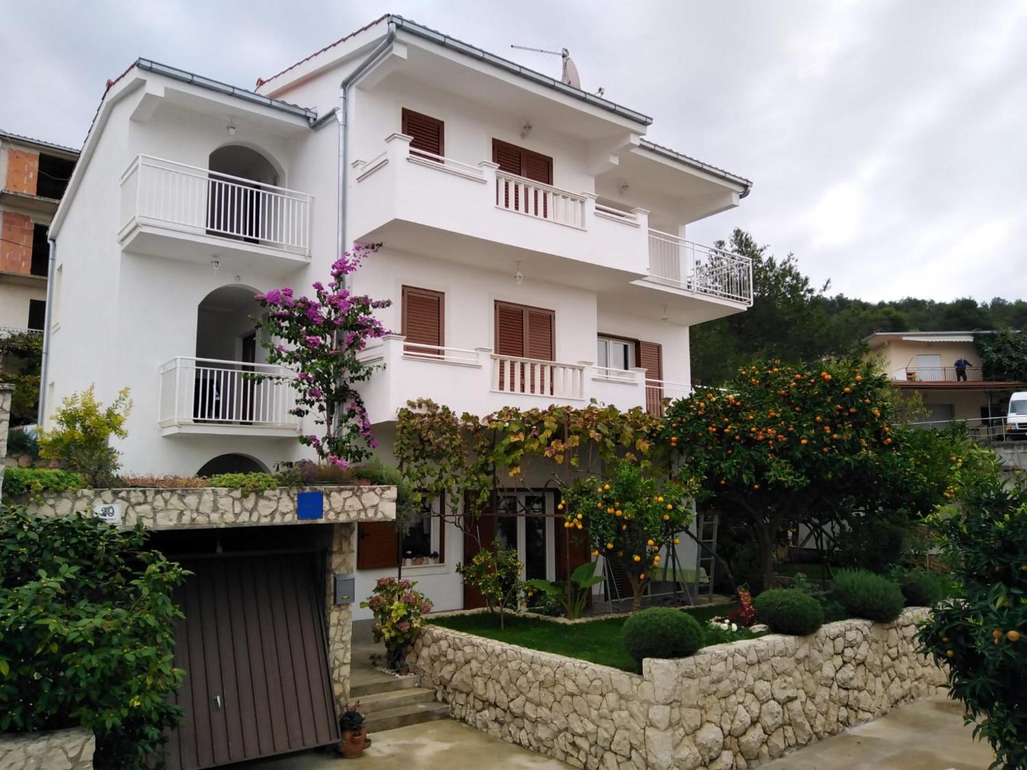 Apartment Mia - Spacious Apartment On 85 M2 With Beautiful Sea View Trogir Exteriör bild