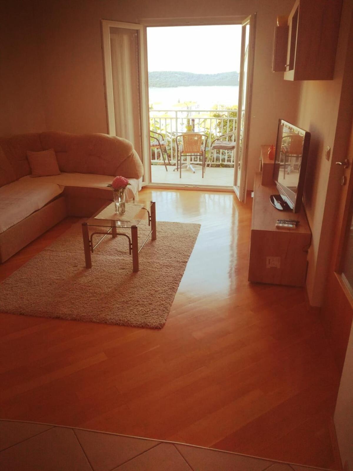 Apartment Mia - Spacious Apartment On 85 M2 With Beautiful Sea View Trogir Rum bild