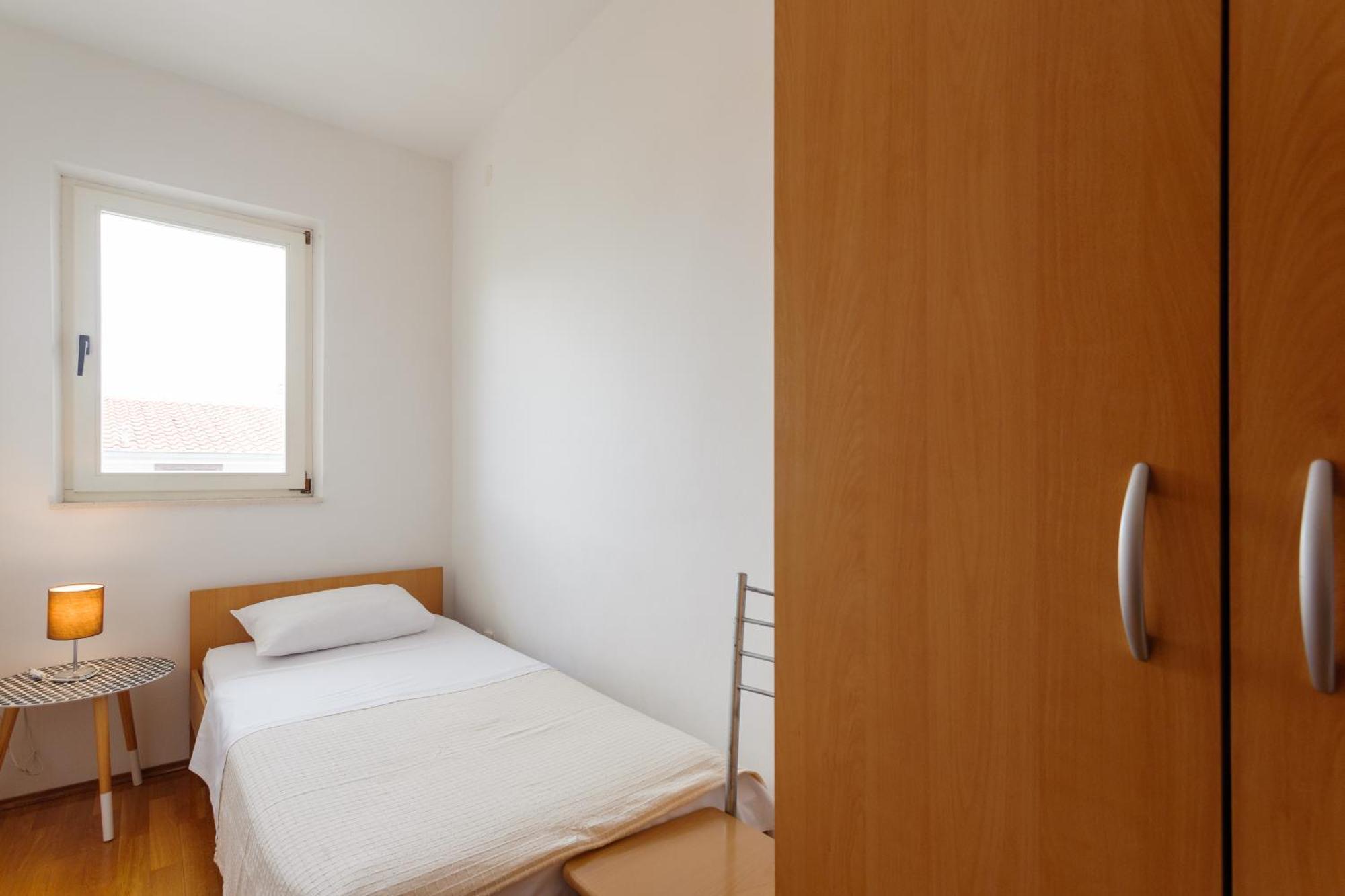 Apartment Mia - Spacious Apartment On 85 M2 With Beautiful Sea View Trogir Exteriör bild