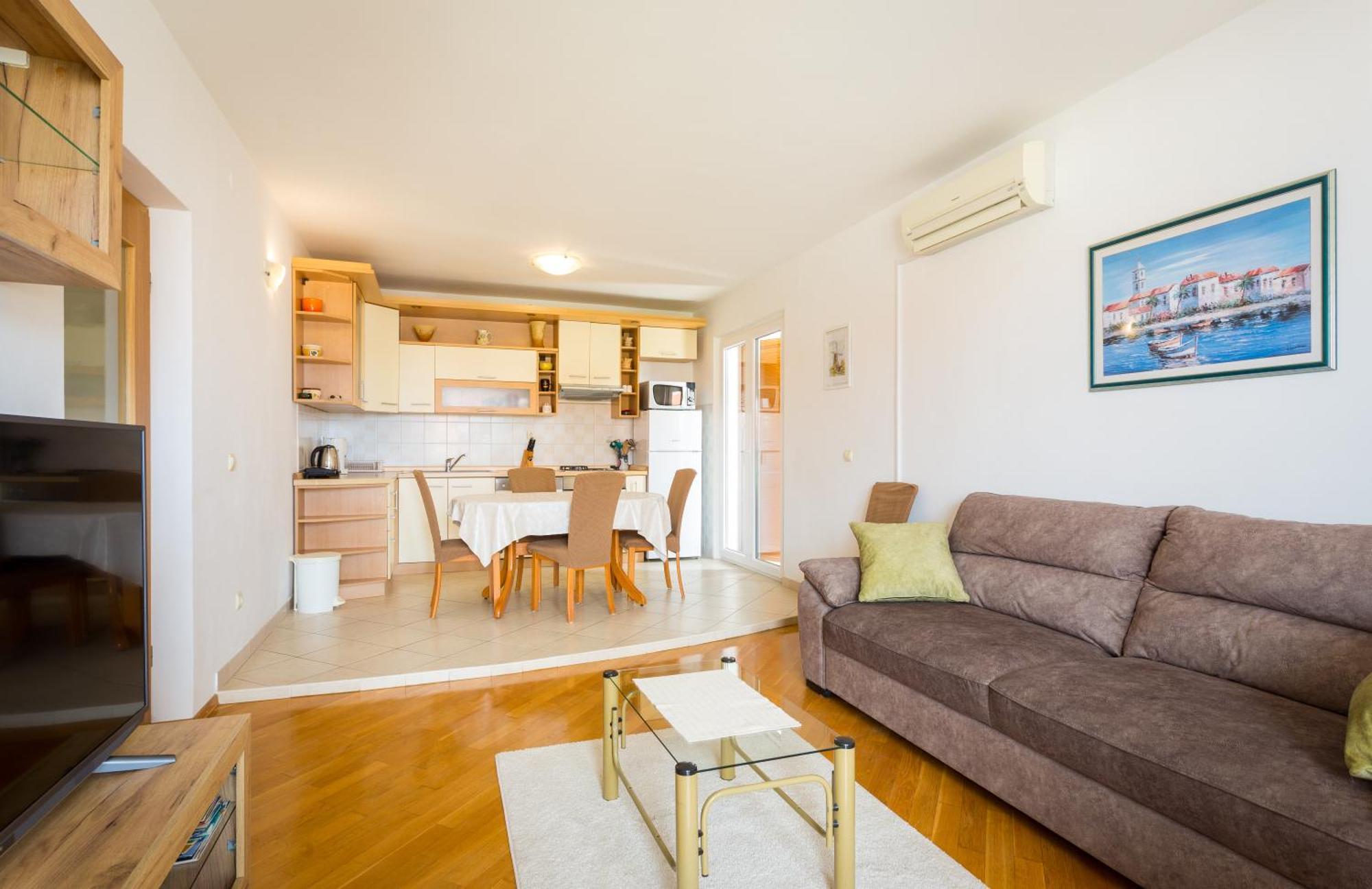 Apartment Mia - Spacious Apartment On 85 M2 With Beautiful Sea View Trogir Exteriör bild