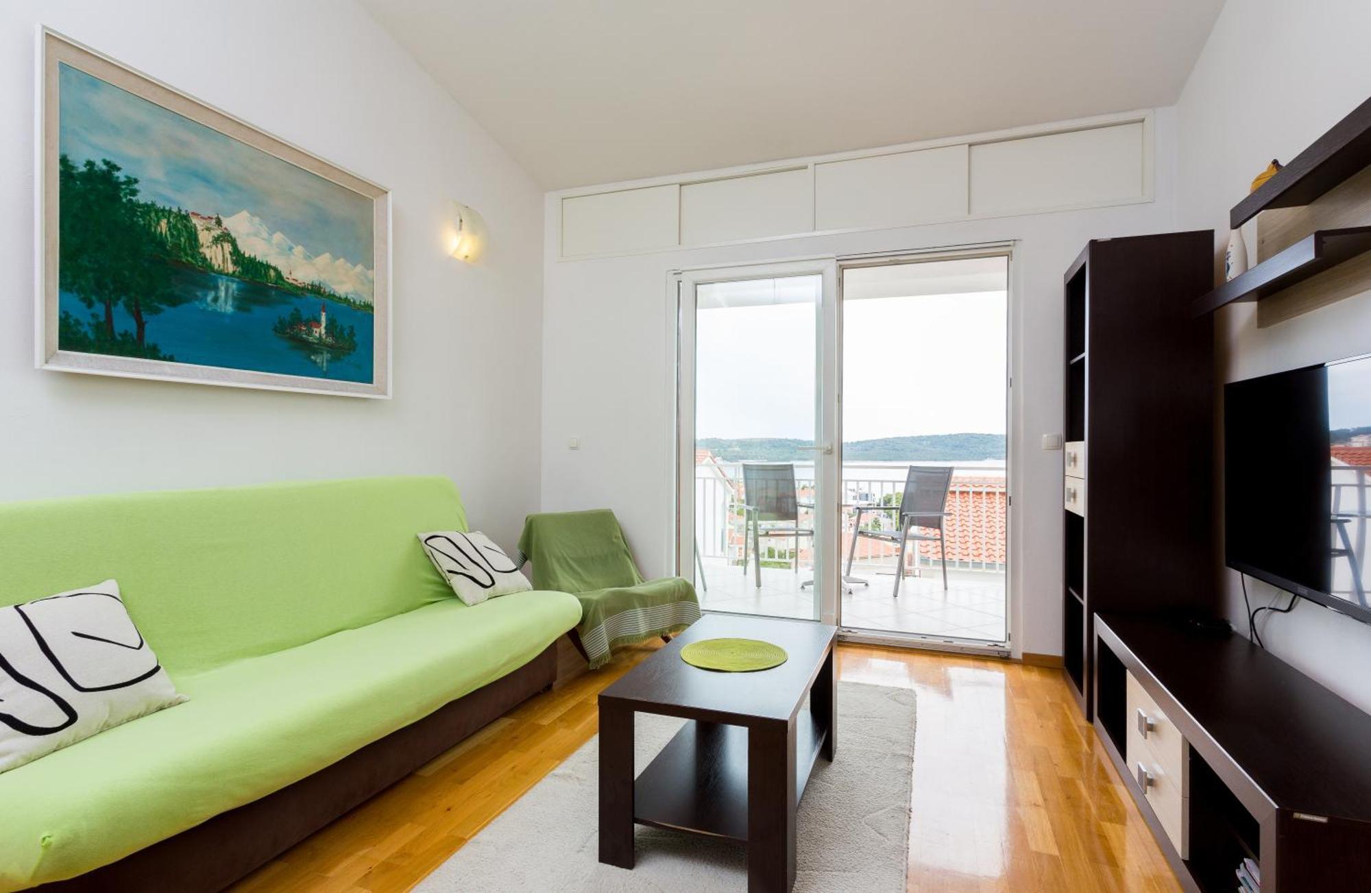 Apartment Mia - Spacious Apartment On 85 M2 With Beautiful Sea View Trogir Exteriör bild